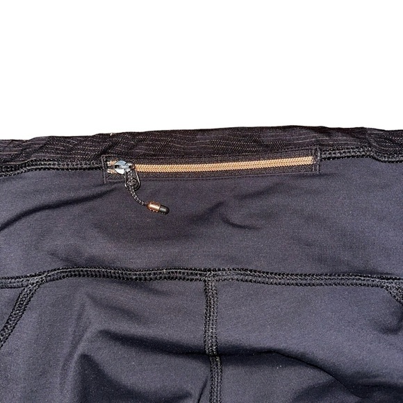 Lululemon Run For Days Crop in Black Luxtreme Women’s Size 6 - Picture 8 of 12
